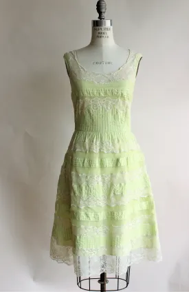 Lithe ( Anthropologie) in green with lace trim, Size 8