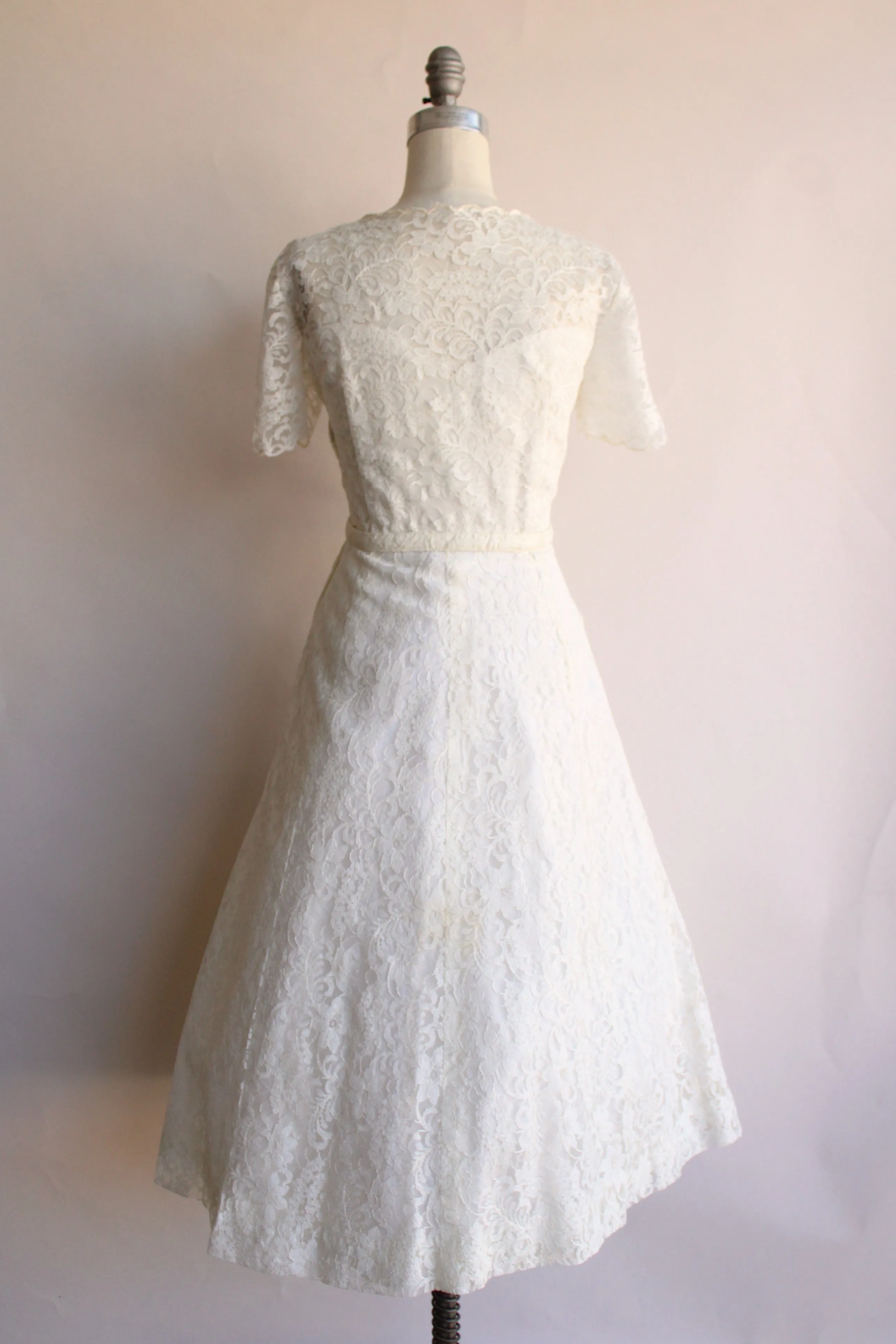 Vintage 1950s White Lace Dress with Belt