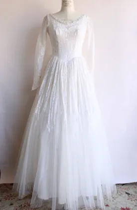 Vintage 1950s Winter White Lace and Tulle Wedding Dress