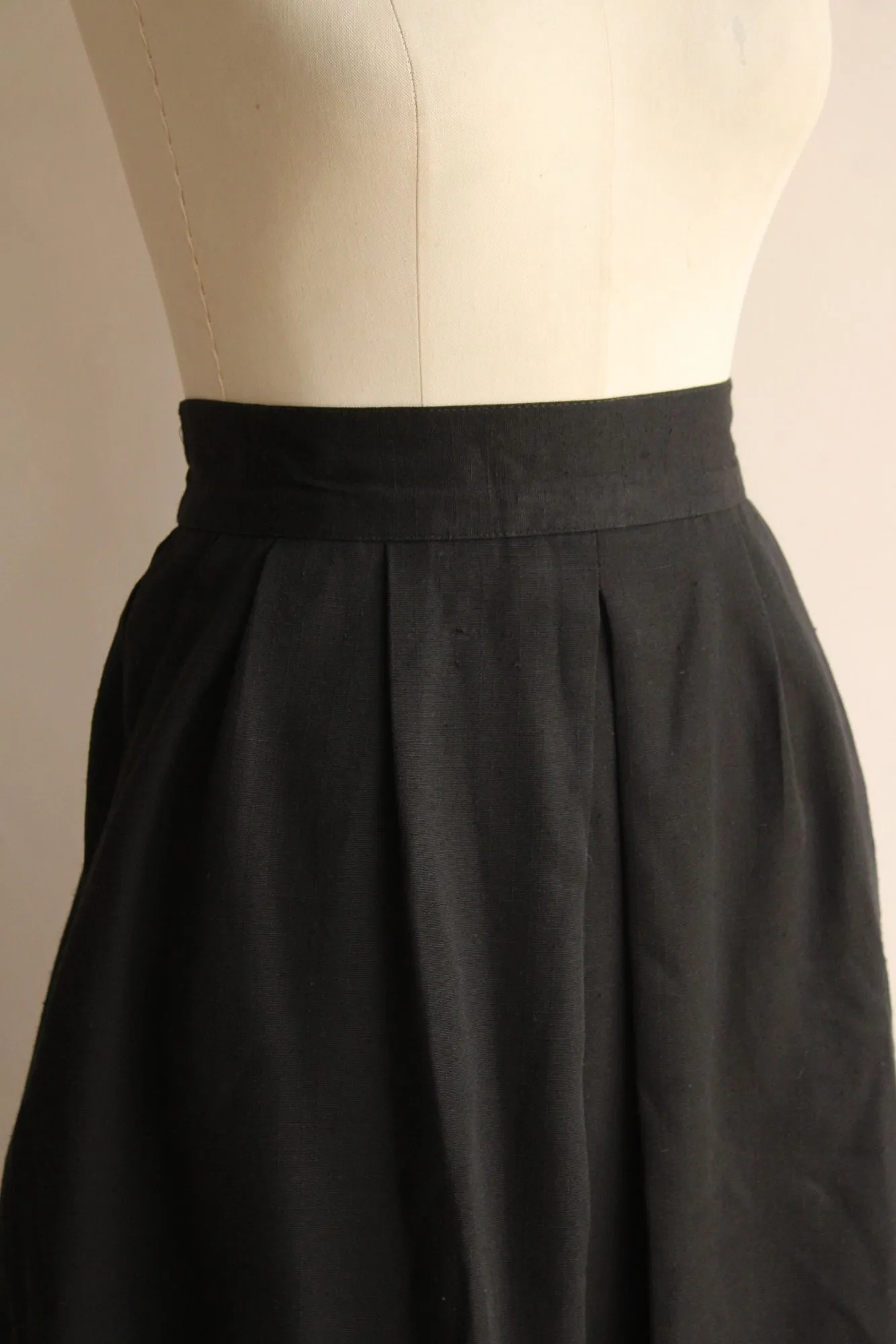 Vintage 1990s Black Pleated A Line Skirt with Pockets